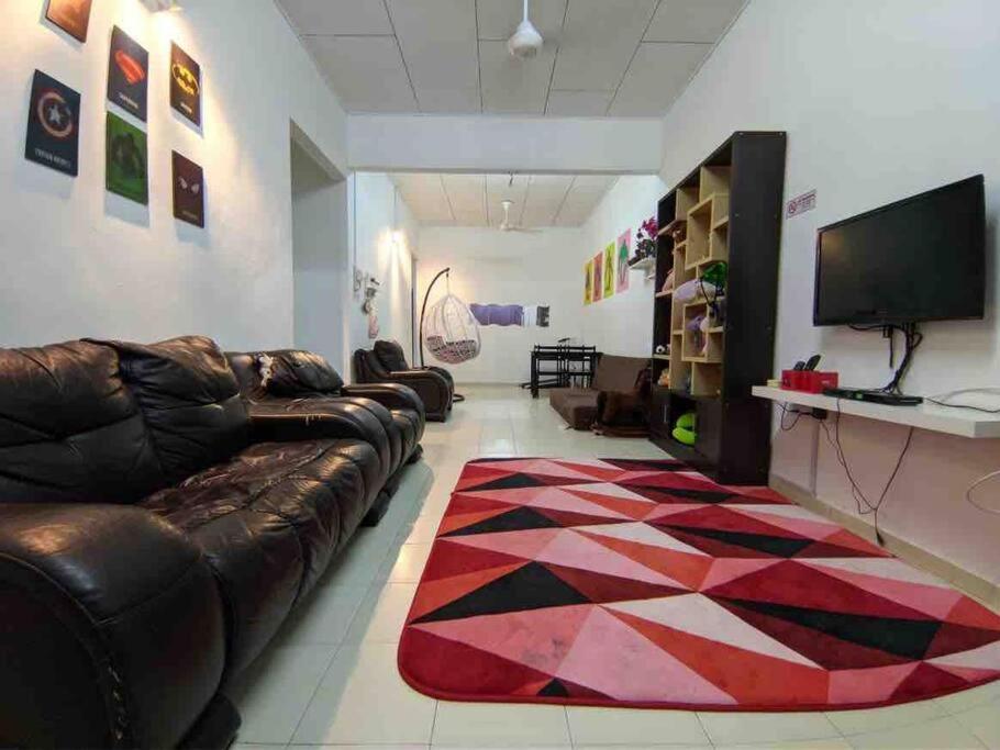 Homestay Delisha Parit Raja Uthm المظهر الخارجي الصورة